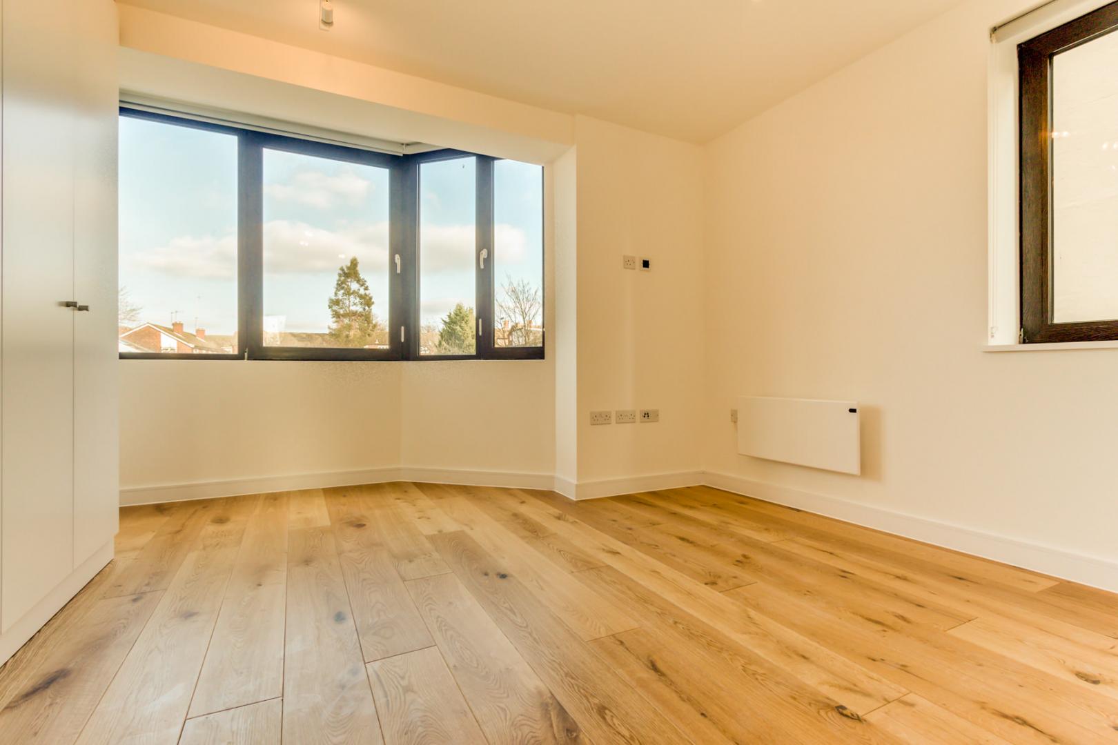 			Brand new refurb!, 1 Bedroom, 1 bath, 1 reception Flat			 Pembroke Road, MUSWELL HILL